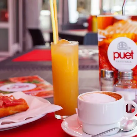 Puet Aparthotel